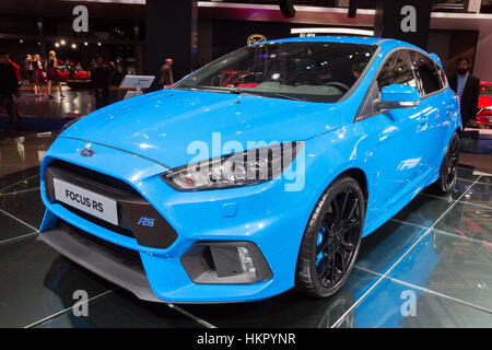 FRANKFURT, GERMANY - SEP 16, 2015: Neue 2016 Ford Focus RS auf der IAA 2015 präsentiert. Stockfoto