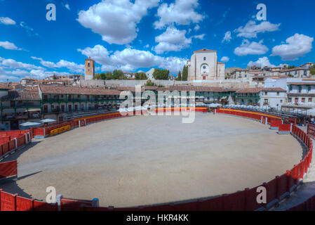 Plaza Mayor mit umgebauten Stierkampfarena, Chinchon, Spanien Stockfoto