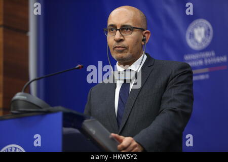 Bukarest, Rumänien. 30. Januar 2017. Harlem Désir, französischer Staatssekretär für europäische Angelegenheiten spricht auf einer Pressekonferenz. Bildnachweis: Gabriel Petrescu/Alamy Live-Nachrichten Stockfoto