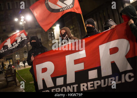 Glasgow, Vereinigtes Königreich. 30. Januar 2017. Protest gegen die Politik und die Präsidentschaft von Donald Trump, Präsident der Vereinigten Staaten von Amerika, in George Square, Glasgow, Schottland, am 30. Januar 2017. Bildnachweis: Jeremy Sutton-Hibbert/Alamy Live-Nachrichten Stockfoto