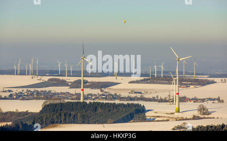 Windpark, Windkraftanlagen auf dem Haarstrang, Rüthen, Sauerland, Nordrhein-Westfalen, Deutschland Stockfoto