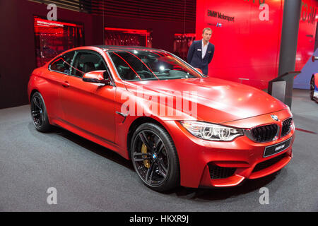 FRANKFURT, GERMANY - SEP 16, 2015: BMW M4 auf der IAA 2015 gezeigt. Stockfoto