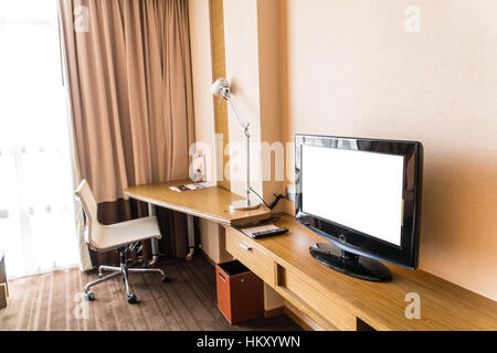 Computer am Tisch in Büro, Arbeitsbereich Stockfoto