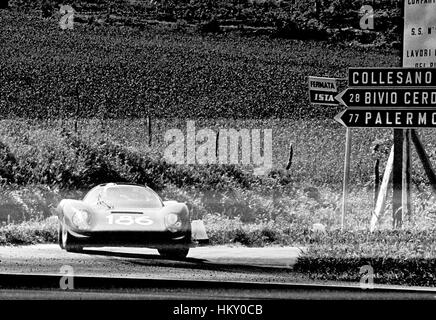 1967 Ferdinando Latteri italienischen Ferrari Dino 206S Targa Florio Dnf. GG Stockfoto