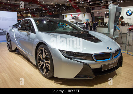 Brüssel - 12. Januar 2016: BMW i8 auf dem Display auf dem Brüsseler Autosalon. Stockfoto