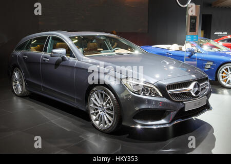 Brüssel - 12. Januar 2016: Mercedes-Benz CLS-Klasse Limousine CLS 220d AMG Linie auf dem Display auf dem Brüsseler Autosalon. Stockfoto