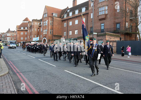 Königliche Marine Reserven aus der City of London sind Honorary Freeman Borough of Wandsworth bei einer Parade und Service bei Wandsworth Town verliehen. Stockfoto