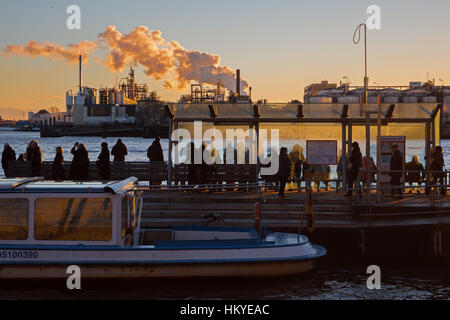 HAMBURG, Deutschland - 15. Januar 2017 - Hafencity Bezirk befindet sich auf einem ehemaligen Hafengelände in Hamburg. Stockfoto