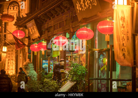 Restaurant an der Qianmen Straße Fußgängerzone, Peking, Volksrepublik China, Asien Stockfoto