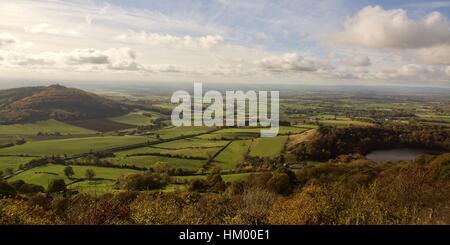 Blick auf die englische Landschaft mit See Gormire von oben Sutton Bank in Yorkshire Stockfoto