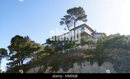 CARMEL, Kalifornien, Vereinigte Staaten - 6. Oktober 2014: schöne Häuser in Pebble Beach Golf Course, der berühmte 17 Meilen Antriebsbereich gehört Stockfoto