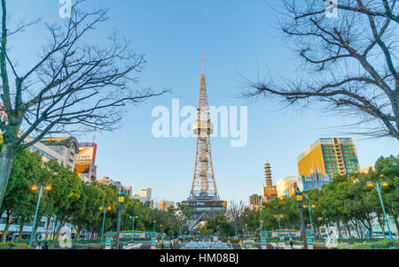 NAGOYA, JAPAN - FEB 07: Oase 21 in Nagoya, Japan am 7. Februar 2016. Ein Einkaufszentrum in der Nähe von Nagoya Turm, seine große ovale Glasdach Konstruktion schwimmt Stockfoto