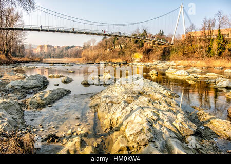 Fußgängerbrücke Flusssteine von unten Casalecchio di Reno Bologna Italien Stockfoto