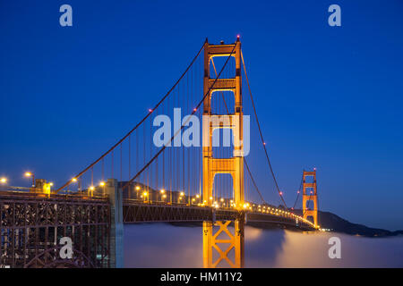 Golden Gate Bridge und Nebel, San Francisco, Kalifornien, USA Stockfoto