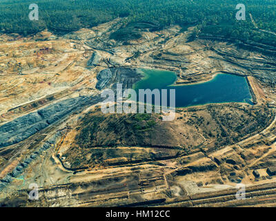 Verlassene alte Extraktion Sao Domingos Kupfermine, Portugal, Luftbild Stockfoto