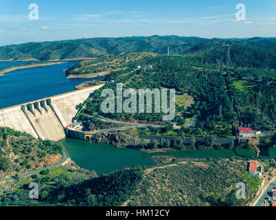 Luftaufnahme des Pomarao Dam, Portugal Stockfoto