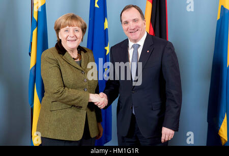 Stockholm, Schweden. 31. Januar 2017. Bundeskanzlerin Angela Merkel (CDU) trifft die schwedische premier Stefan Löfven in Stockholm, Schweden, 31. Januar 2017. Foto: Kay Nietfeld/Dpa/Alamy Live News Stockfoto