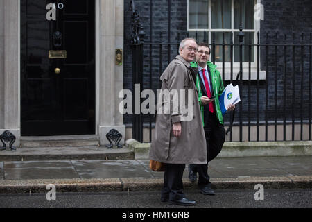 London, UK. 31. Januar 2017. Myron Ebell, die umstrittene Änderung Klimaskeptiker und Berater von Präsident Donald Trump, sein Übergangsteam für die Environmental Protection Agency (EPA) bis zu seiner letzten Amtseinführung führte, verlässt 10 Downing Street, nach einem treffen. Bildnachweis: Mark Kerrison/Alamy Live-Nachrichten Stockfoto