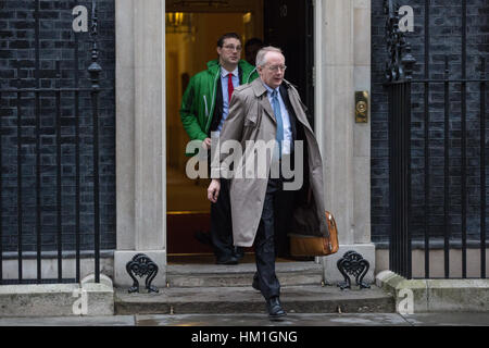 London, UK. 31. Januar 2017. Myron Ebell, die umstrittene Änderung Klimaskeptiker und Berater von Präsident Donald Trump, sein Übergangsteam für die Environmental Protection Agency (EPA) bis zu seiner letzten Amtseinführung führte, verlässt 10 Downing Street, nach einem treffen. Bildnachweis: Mark Kerrison/Alamy Live-Nachrichten Stockfoto