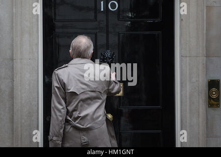 London, UK. 31. Januar 2017. Myron Ebell, die umstrittene Änderung Klimaskeptiker und Berater von Präsident Donald Trump, sein Übergangsteam für die Environmental Protection Agency (EPA) bis zu seiner letzten Amtseinführung führte, kommt in 10 Downing Street für ein treffen. Bildnachweis: Mark Kerrison/Alamy Live-Nachrichten Stockfoto