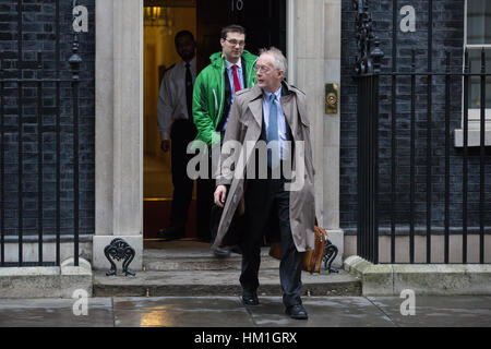 London, UK. 31. Januar 2017. Myron Ebell, die umstrittene Änderung Klimaskeptiker und Berater von Präsident Donald Trump, sein Übergangsteam für die Environmental Protection Agency (EPA) bis zu seiner letzten Amtseinführung führte, verlässt 10 Downing Street, nach einem treffen. Bildnachweis: Mark Kerrison/Alamy Live-Nachrichten Stockfoto