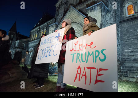 Mahnwache zur Unterstützung von Montreal Moschee der Opfer wurde an der Universität von Toronto University College statt Stockfoto