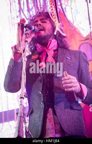 Mailand, Italien. 30. Januar 2017. Die US-amerikanische Rock Band THE FLAMING LIPS führt live auf der Bühne in Alcatraz während "Es sollte sein Einhörner Tour 2017" Credit: Rodolfo weitertransferiert/Alamy Live News Stockfoto