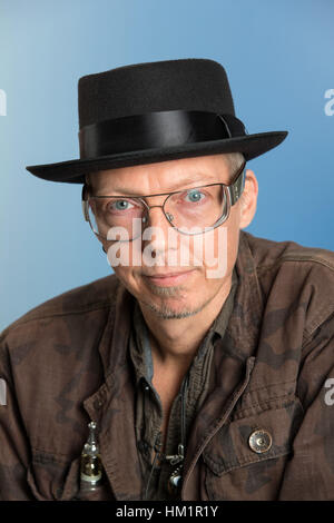 Datei - Datei Bild datiert 4. März 2016 zeigt Musiker Carsten "Beathoven" Mohren, während die MDR-Talkshow "Riverboat" in Leipzig, Deutschland. -KEIN Draht-SERVICE - Foto: Thomas Schulze/Dpa-Zentralbild/dpa Stockfoto