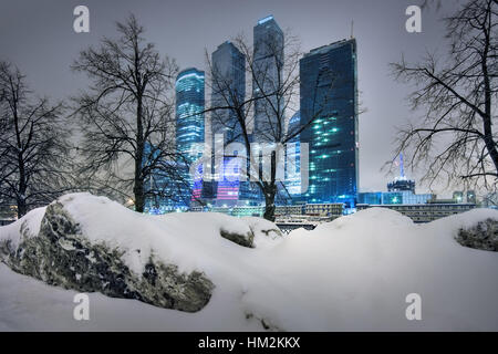 Wolkenkratzer von Moskau im winter Stockfoto