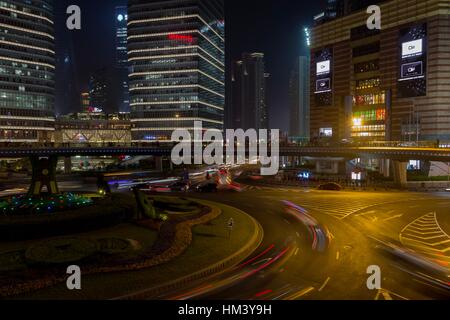 Shanghai, China - 28. März 2014 Stadtteil Pudong im östlichen Teil der Stadt Shanghai. Es ist die finanzielle und kommerzielle Zentrum von China. Stockfoto