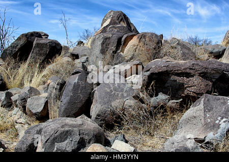 Petroglyphen in Felsen gehauene Wäschetrockner übereinander bei drei Flüsse Petroglyph Site in New Mexico Stockfoto