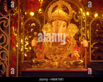 Statue von Lord Ganesh verehrt in Maharashtra während Ganesh Festival. Stockfoto