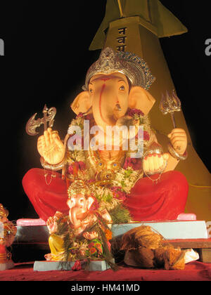 Statue von Lord Ganesh verehrt in Maharashtra während Ganesh Festival. Stockfoto