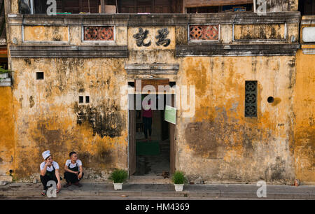 Den gelben Wänden von der malerischen Altstadt von Hoi an An, Vietnam Stockfoto