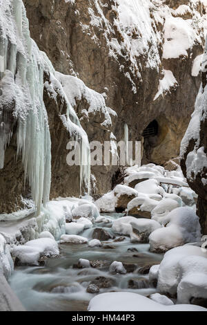 Partnachklamm bei Garmisch-Partenkirchen im winter Stockfoto