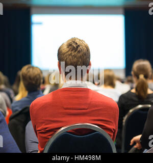 Publikum im Hörsaal, die Teilnahme an Business-Konferenz. Stockfoto