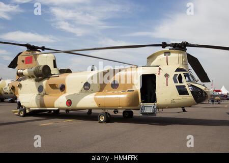 Marrakesch, Marokko - 28. April 2016: Neue CH - 47D Chinook-Hubschrauber auf der Luftfahrtausstellung in Marrakesch Stockfoto