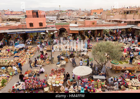 Marrakesch, Marokko - 28. April 2016: Berbermarkt in den Souks von Marrakesch Stockfoto