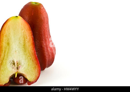 Rose-Äpfel oder Chomphu isoliert auf weißem Hintergrund Stockfoto