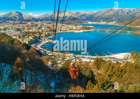 JAPAN - 2. Februar 2016: Kawaguchiko See von Kachi Seilbahn Stockfoto