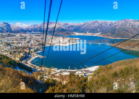 JAPAN - 2. Februar 2016: Kawaguchiko See von Kachi Seilbahn Stockfoto