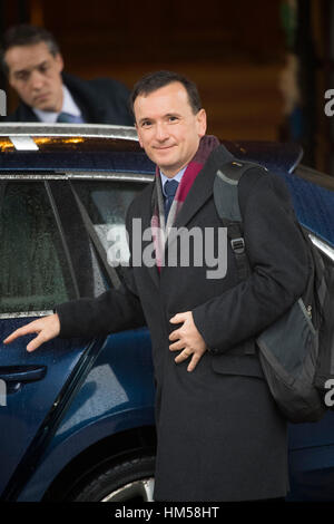 Konservative MP Liam Fox kommt bei einem gemeinsamen ministeriellen Komitee (JMC) treffen in Cardiff City Hall in Cardiff, Südwales, UK Stockfoto