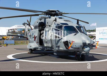 BERLIN, Deutschland - Mai 22: Italienische Marine-NH90-Hubschrauber auf Dispay auf der internationalen Luft-und Raumfahrt Ausstellung ILA am 22. Mai 2014 in Berlin, Deutschland. Stockfoto