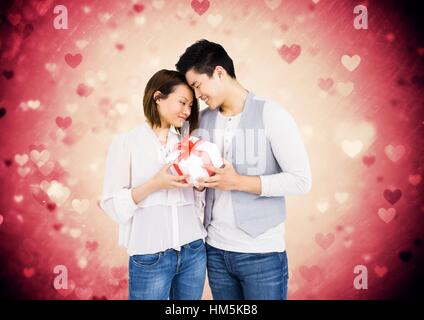 Mann, Geschenk für Frau Stockfoto