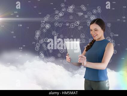 Schöne Frau mit digital-Tablette Stockfoto