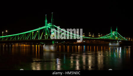 Freiheit Brücke zwischen Buda und Pest über die Donauufer-Fluss in Budapest, Ungarn Stockfoto