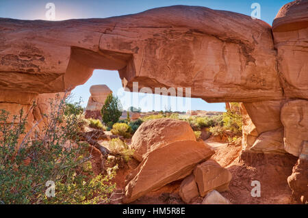 Mano-Bogen am Teufels Garten im Grand Staircase Escalante National Monument, Colorado Plateau, Utah, USA Stockfoto