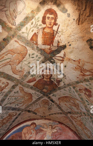 Fresken im Inneren der Qasr Amra, auch transkribiert Quseir Amra oder Qusayr Amra, ist die bekannteste der Wüste Burgen befindet sich im östlichen Jordan Stockfoto