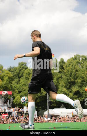 Deutsche Fußball-Nationalmannschaft und Chef-Trainer Löw feiern FIFA World Cup Championship am 15. Juli 2014 in Berlin, Deutschland. Stockfoto