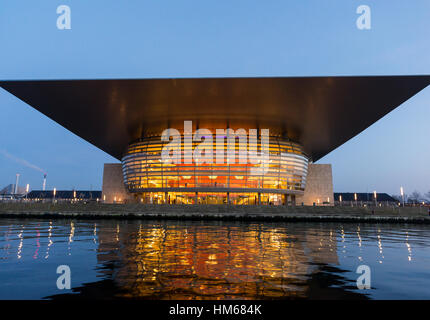 Das Opernhaus in der Nacht, Kopenhagen, Dänemark Stockfoto